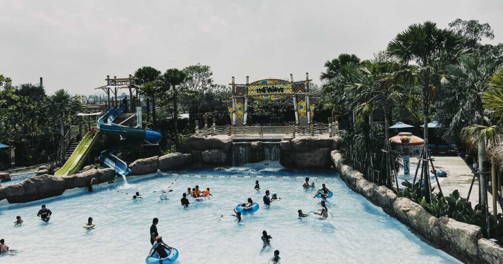 The wave pool - Aloha Hawaii